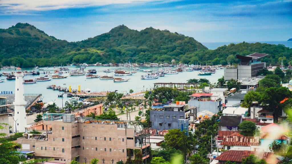 About Labuan Bajo Honeymoon | Our Editors & Standards