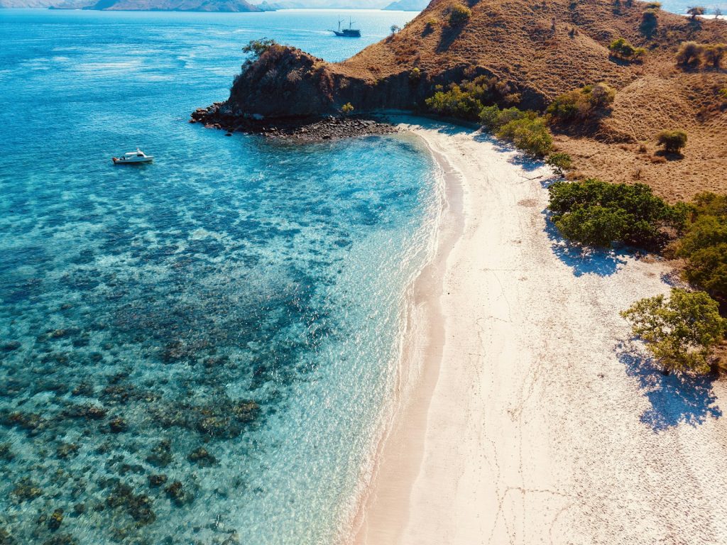 Budget vs Luxury Komodo Honeymoon: What You Get